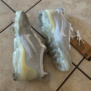 Nike WMNS Air Vapormax 2021 Flyknit White Pure Platinum